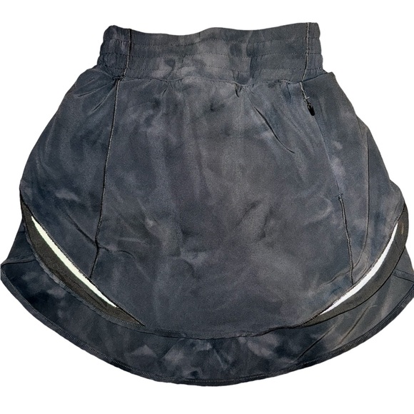 Grey & Black LULULEMON Tennis Skort in the size 0 - Picture 2 of 4